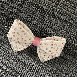 🌼3/$45🌼Rhinestone Acrylic BowtieHair Pin Clip